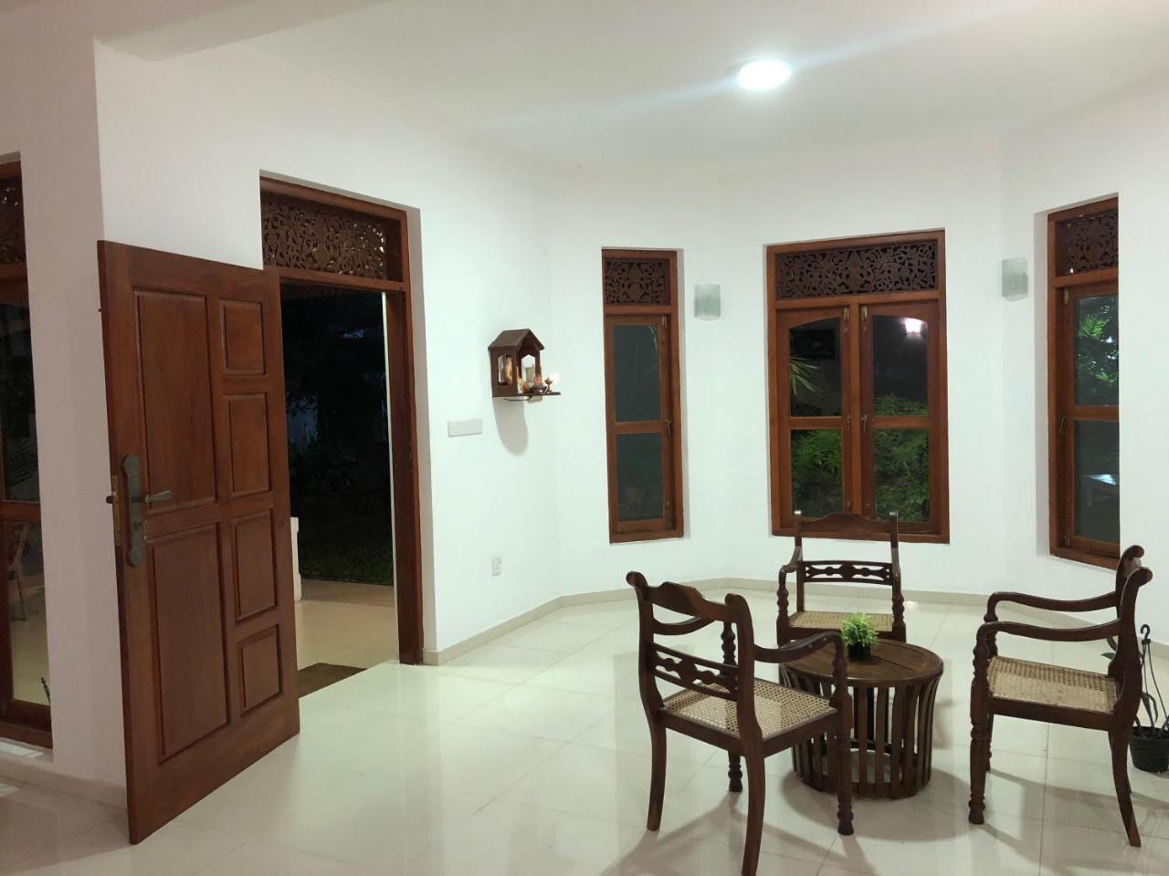 Helianto Social Villa Bentota Esterno foto